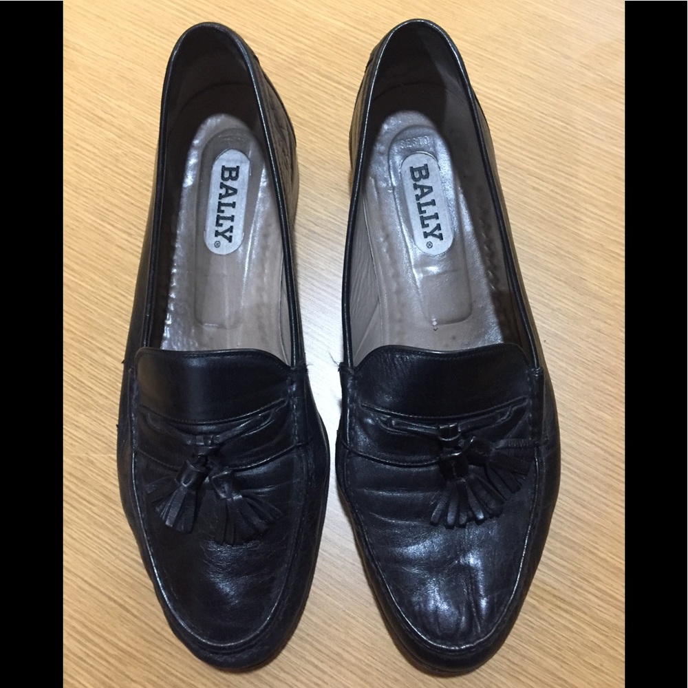Mens black loafers in good shape